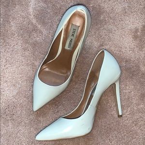White Steve Madden pump